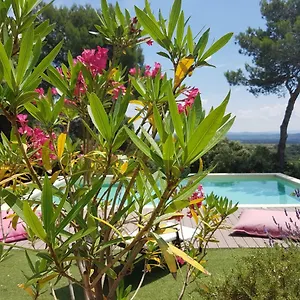 https://la-maison-de-charlie.fr-provencehotel.com